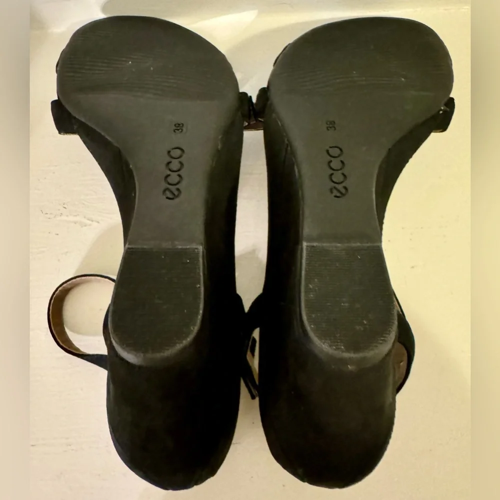 ECCO. Women's black suede sandals. Size-38 Soft, lightweight materials, elegant
